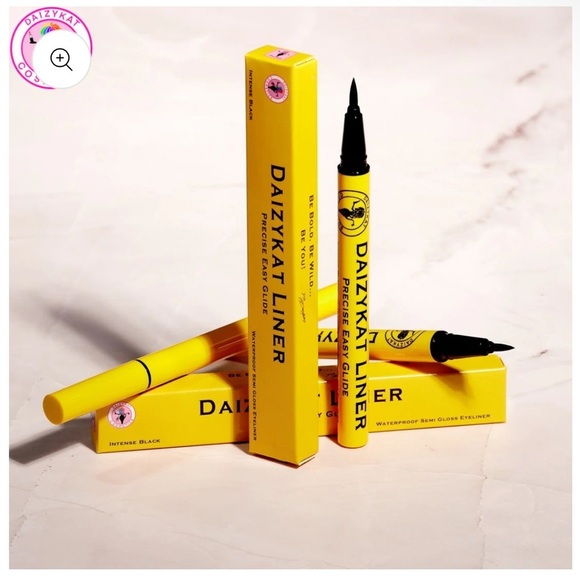 Daizykat Liner – Waterproof Semi-Gloss Black Eyeliner (Yellow Packaging) - Picture 1 of 3